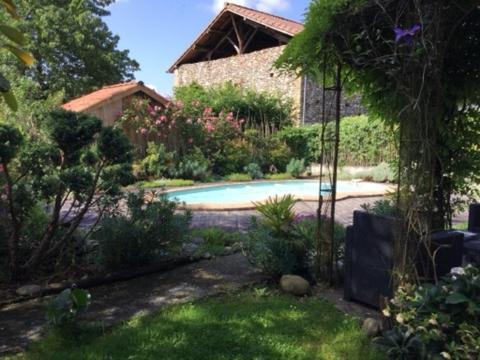 Loft Atypique Bed and Breakfast Villeneuve-de-Rivière Buitenkant foto