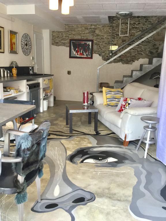 Loft Atypique Bed and Breakfast Villeneuve-de-Rivière Buitenkant foto